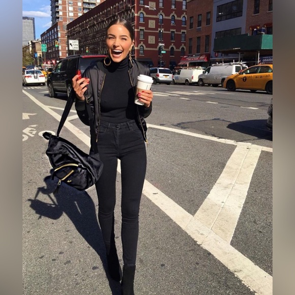 MISSGUIDED BLACK TURTLENECK BODYSUIT - Picture 2 of 7